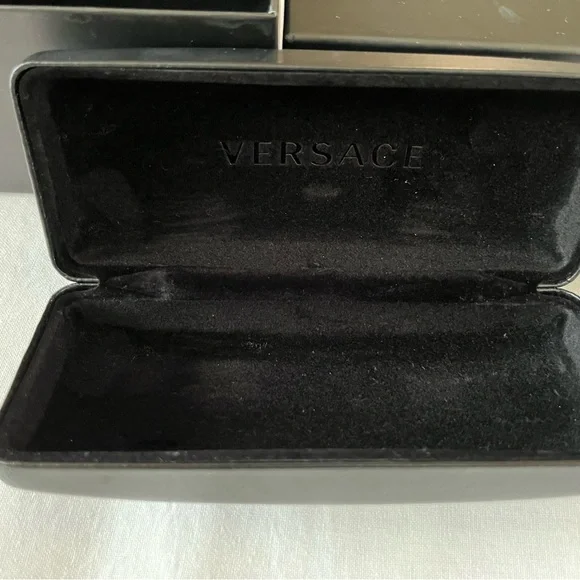 VERSACE hard clamshell black eyeglass/ sunglasses case - Picture 2 of 6